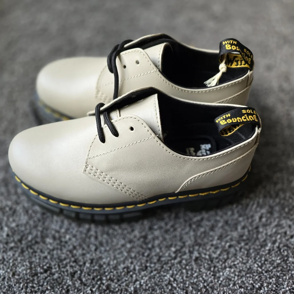 DR. MARTENS AUDRICK PLATFORM DERBY WOMEN'S SHOES COBBLESTONE GREY SIZE 7 - Picture 4 of 9